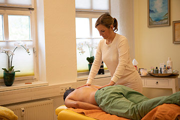 Erfurter Physiotherapie für Krankengymnasik, Haltungstraining und Kontrolle, Korrektur Wirbelsäule.